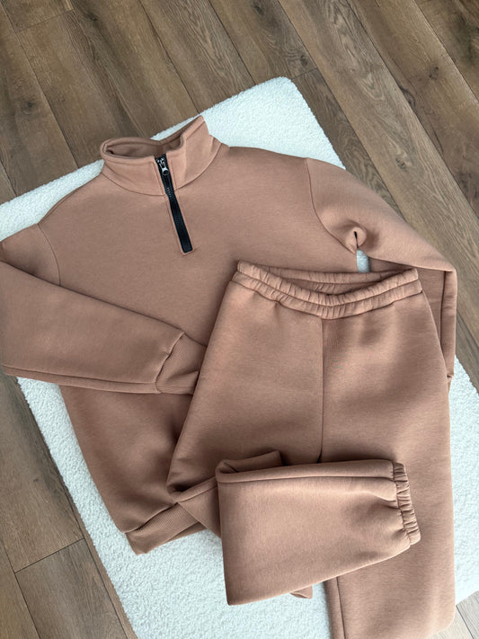 kostiumėlis su pūkeliu 152/158 dydžio